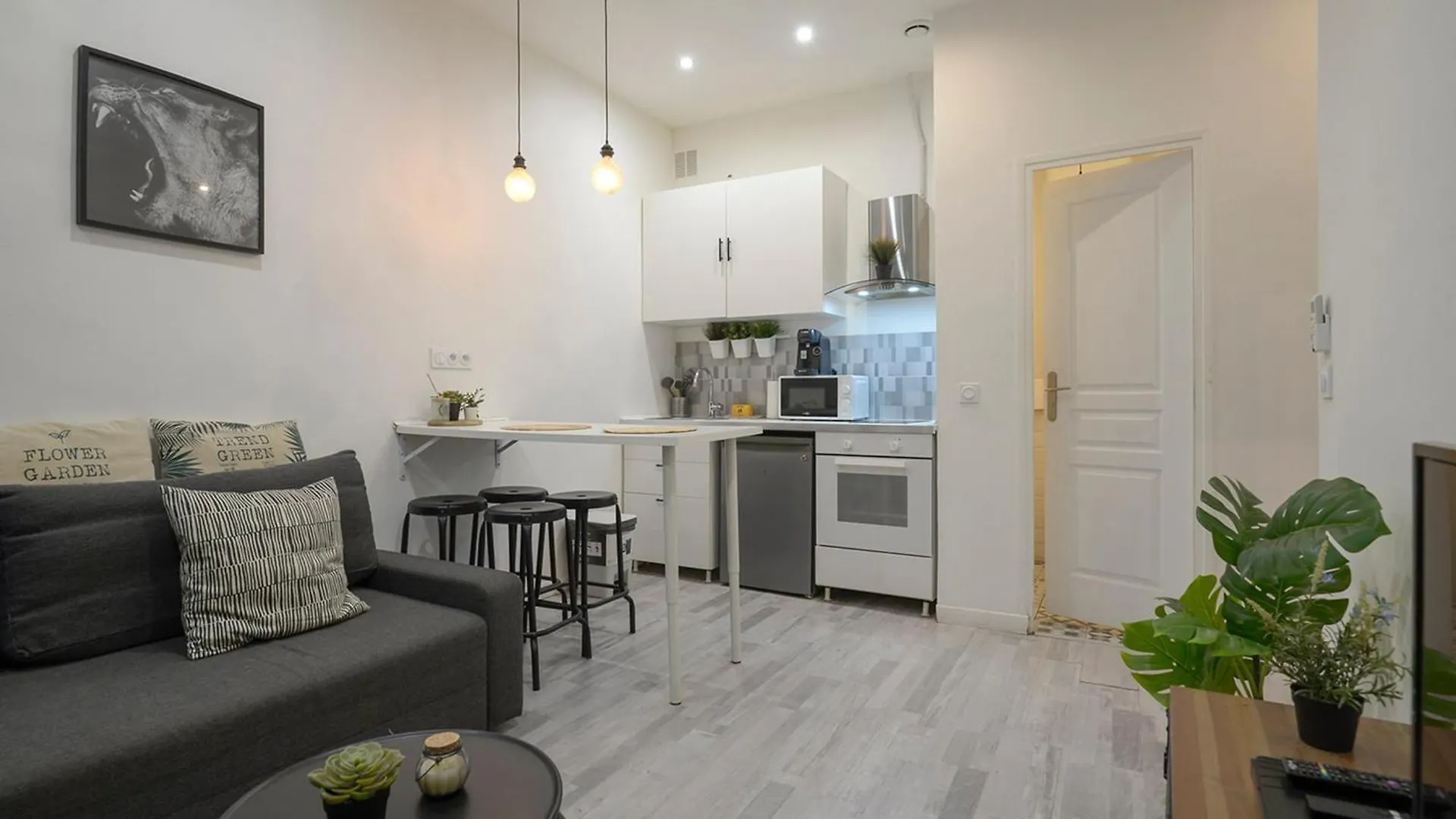 Apartment Ferienwohnung Charming T2 In The Heart Of The Old Port Marseilles